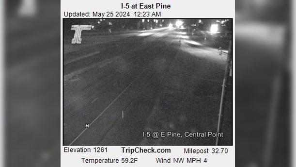 Traffic Cam Central Point: I-5 at East Pine