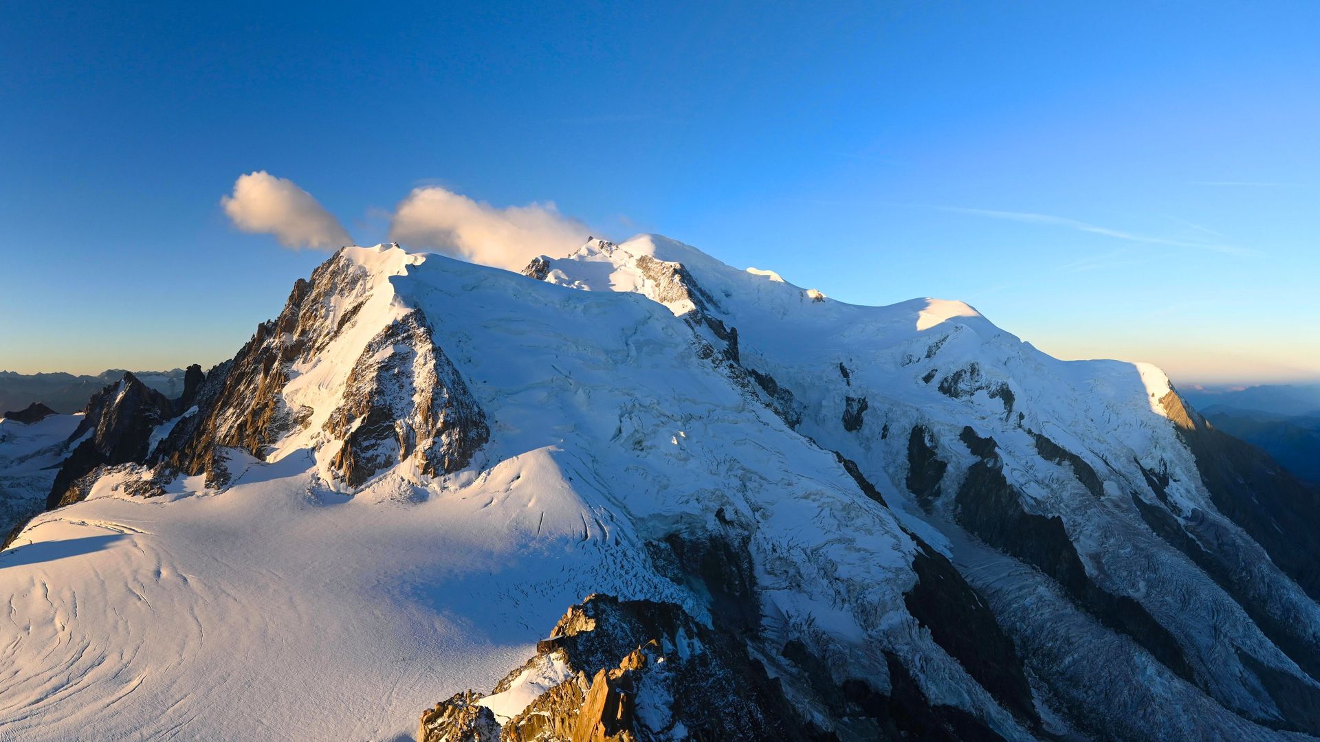 Traffic Cam Chamonix-Mont-Blanc: Chamonix - Aiguille du Midi Top