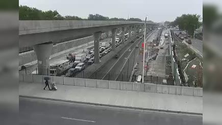 Traffic Cam New York › South: I-678 at 107th Avenue