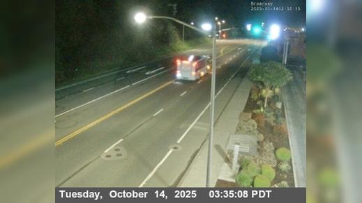 Traffic Cam Eureka: US-101 - Vigo - Looking South