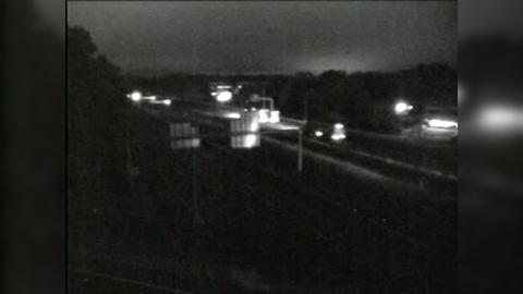 Traffic Cam Rocky Hill: CAM 105 - I-91 SB N/O Exit 22S - Rt. 3 (Cromwell Ave)