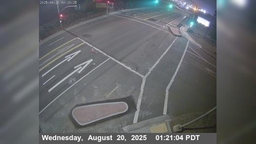 Traffic Cam Eureka: US-101 - Papa & Barkley - Looking North