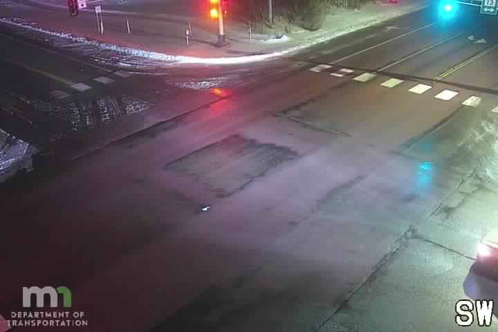 Traffic Cam Victoria: MN 5: T.H.5 WB @ Bavaria Rd
