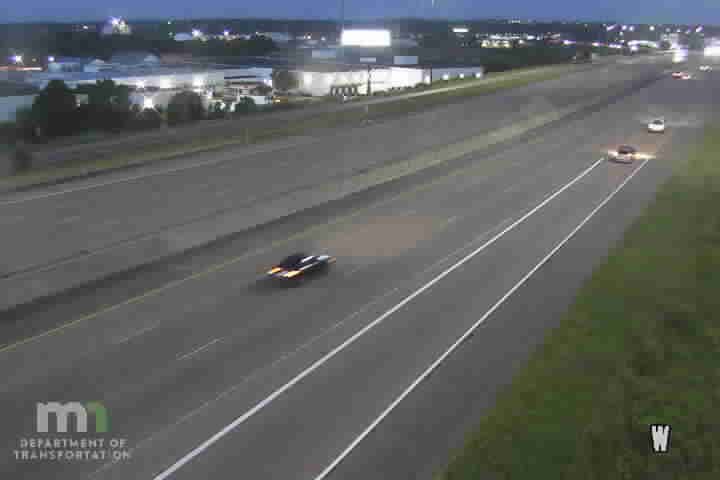 Traffic Cam Newport: I-494: I-494 WB @ Maxwell Ave