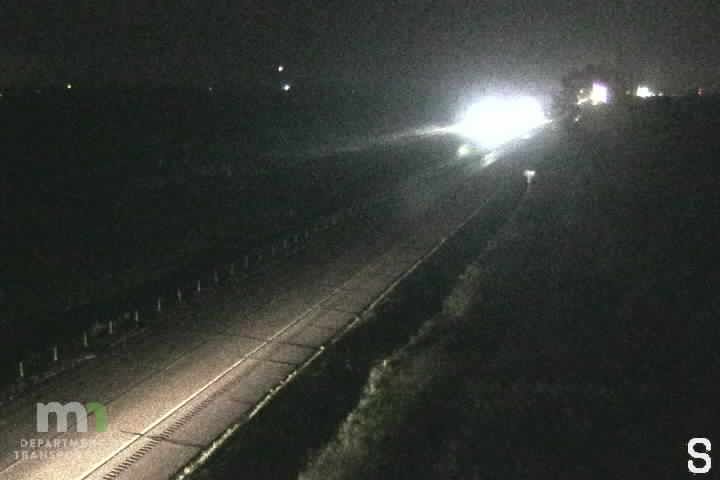 Traffic Cam River Point: I-35: I-35 SB S of 118th St SW (MP 30.1)