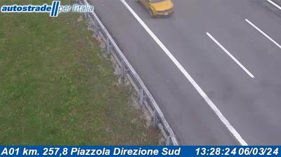 Preview delle webcam di Barberino di Mugello: A01 km. 257,8 Piazzola Direzione Sud