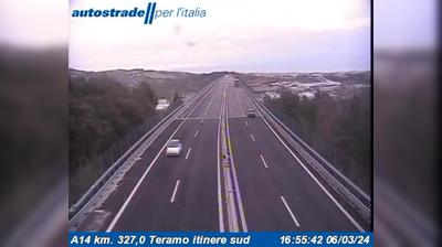 Preview delle webcam di Mosciano Sant'Angelo: A14 km. 327,0 Teramo itinere sud