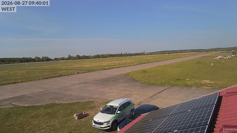 Traffic Cam Milovice › South-West: Aeroklub-Milovice z.s
