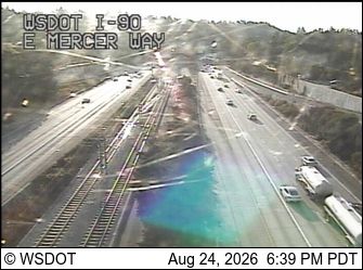 Traffic Cam Mercer Island: I-90 at MP 8.3: E Mercer Way