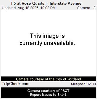 Traffic Cam Portland: I-5 at Rose Quarter - Interstate Avenue