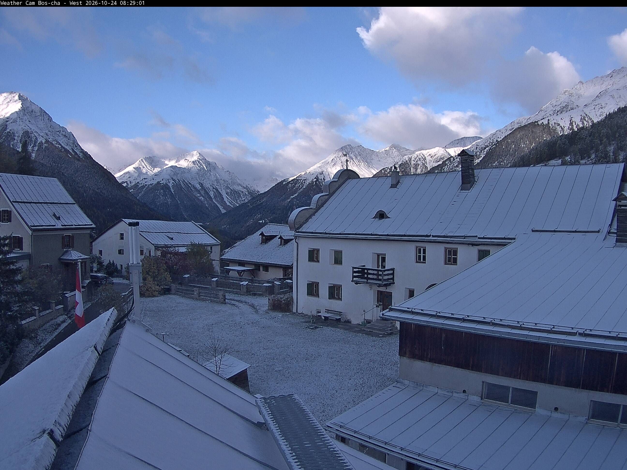 Bos-cha › Westen: Dorfplatz