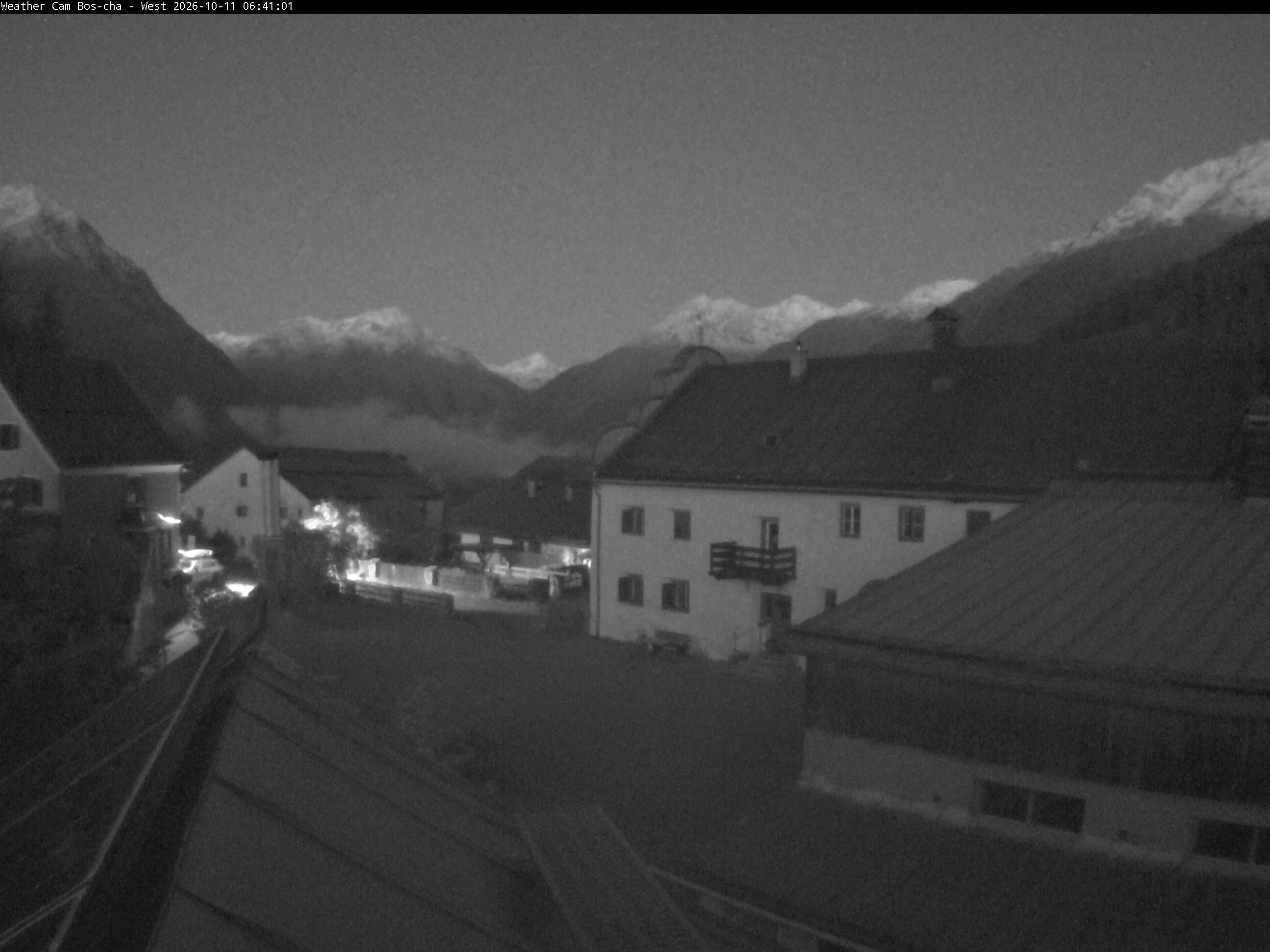 Bos-cha › Westen: Dorfplatz
