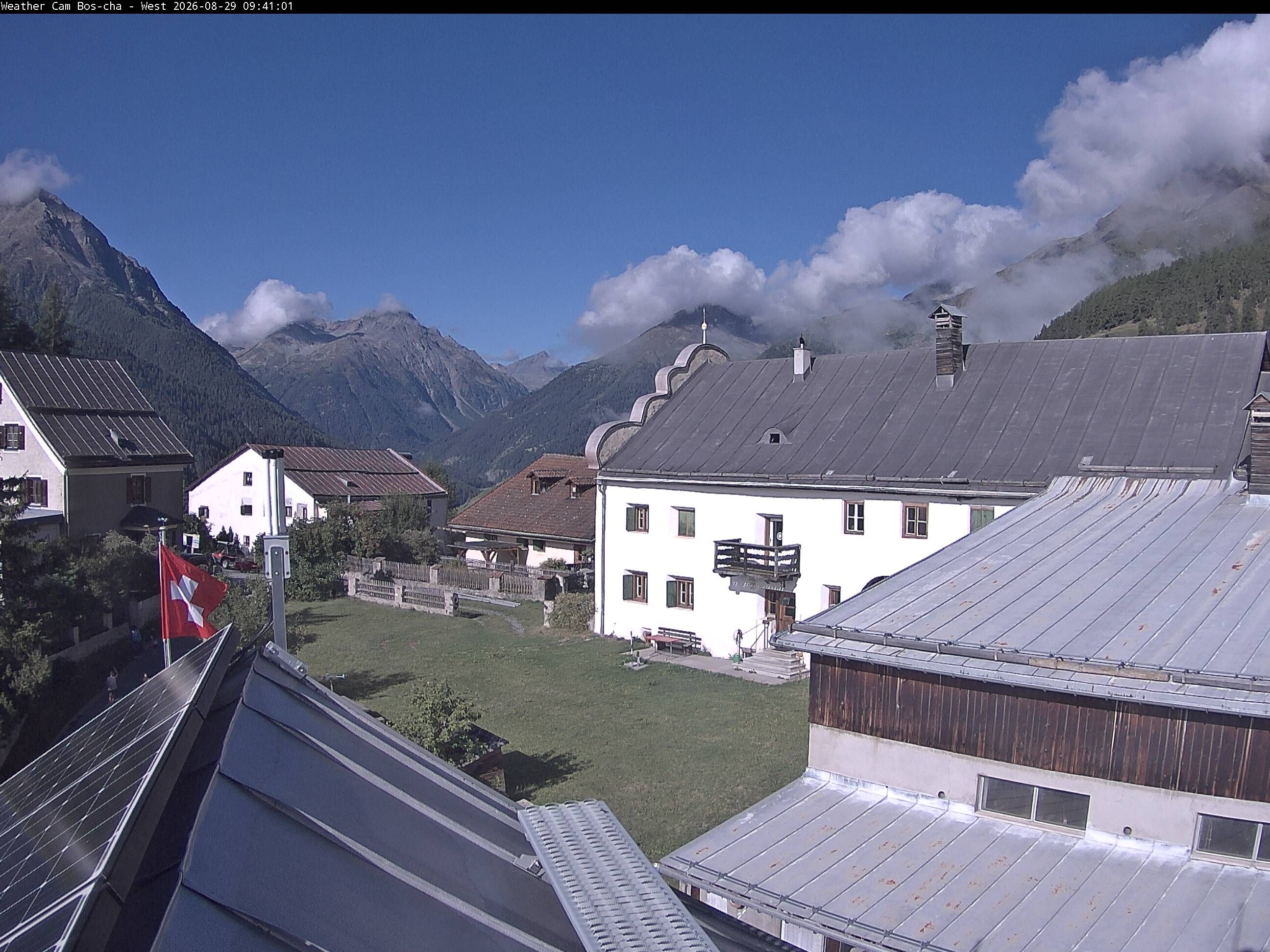 Bos-cha › Westen: Dorfplatz