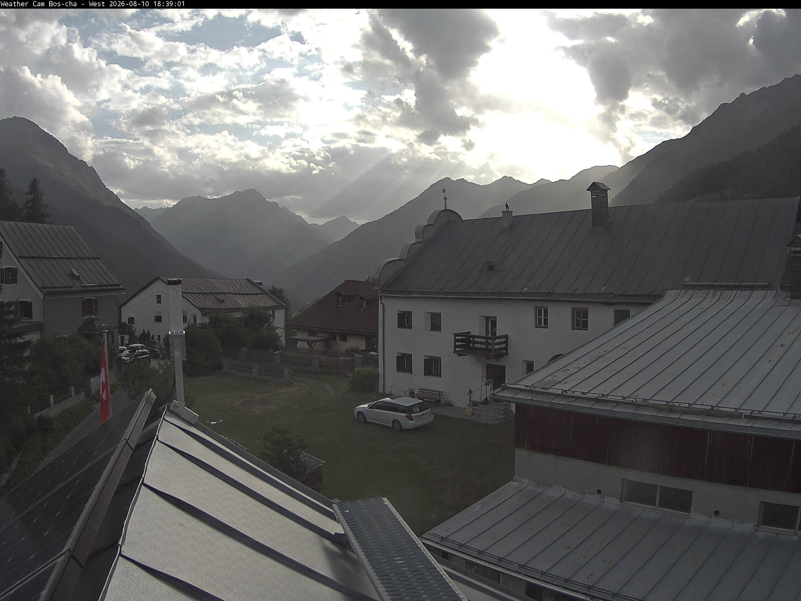 Bos-cha › Westen: Dorfplatz