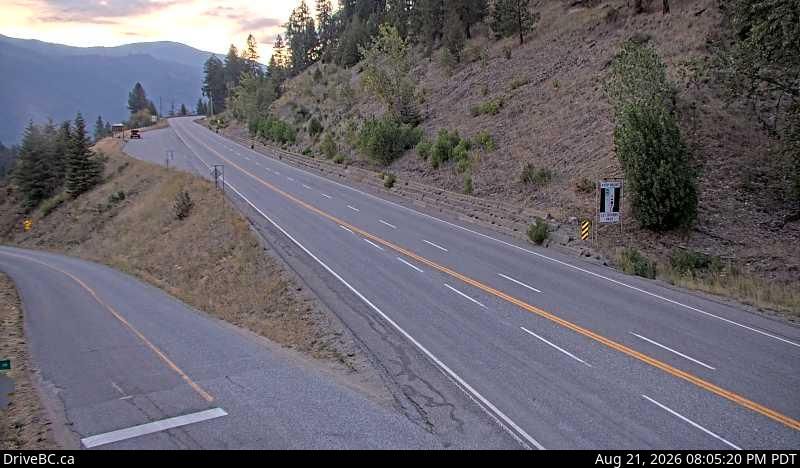 Traffic Cam Fife Lake › North-West: Hwy 3 at East Lake Drive on east side of Christina Lake, looking northwest
