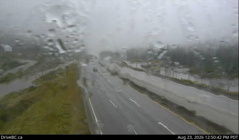 Traffic Cam Fraser Valley Regional District › South: Hwy 5, northbound at Zopkios Rest Area, near the Coquihalla Summit looking south