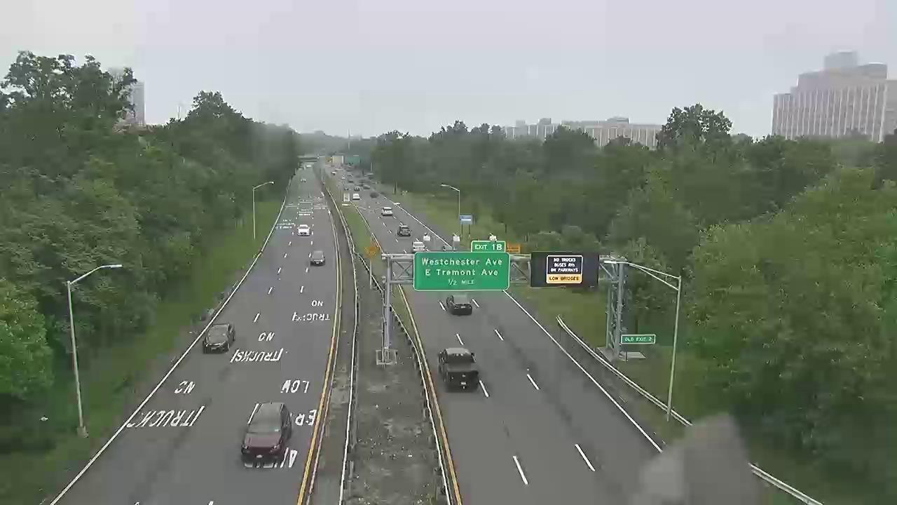 Traffic Cam New York › South: 908A at Wilkenson Avenue