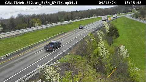 Traffic Cam Gardnertown › South: I-84 at Exit