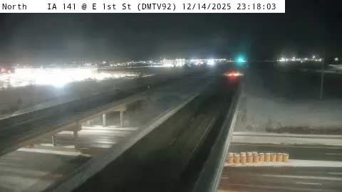 Traffic Cam Grimes: DM - IA 141 @ E 1st St (92)