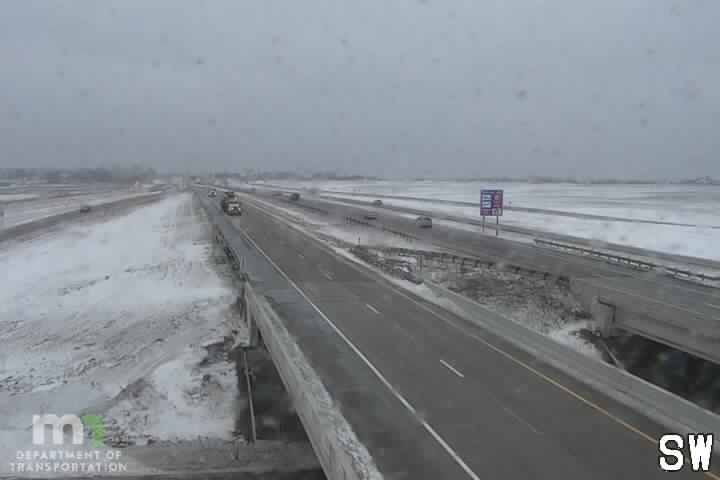 Traffic Cam Skyline Gardens Mobile Home Park: I-35 NB @ Co Rd 34 (MP 43.5)