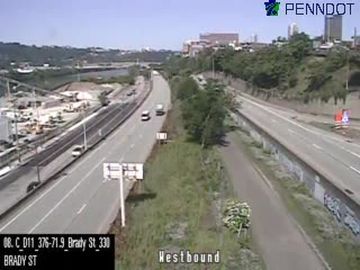 Traffic Cam Bluff: I-376 @ MM 71.9 (BIRMINGHAM BRIDGE)