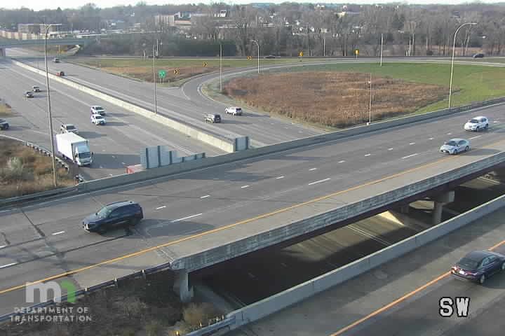 Traffic Cam Arden Hills: I-35W: I-35W NB @ I-694 WB