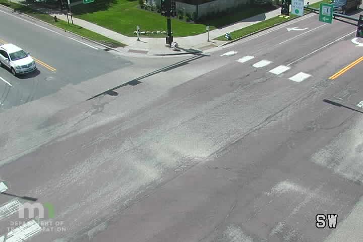 Traffic Cam Victoria: MN 5: T.H.5 WB - Dr