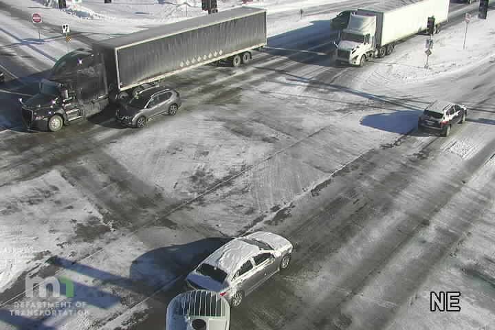 Traffic Cam Chanhassen: MN 5: T.H.5 EB @ Galpin Blvd