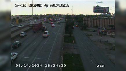 Traffic Cam Independence Heights › South: I-45 North @ Airline