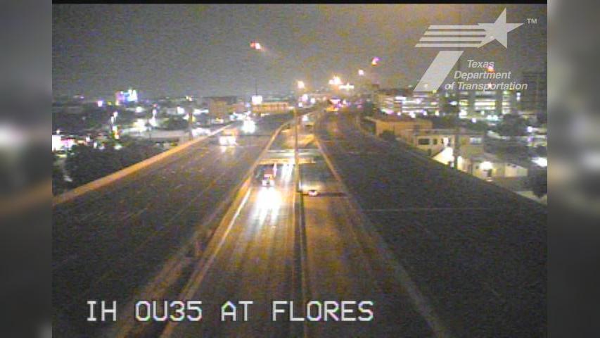 Traffic Cam San Antonio › North: IH 35 at Flores (Upper Lvl)