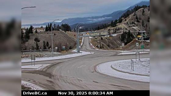 Traffic Cam Radium Hot Springs › North: Hwy 93/95 roundabout, at - looking northbound on Hwy