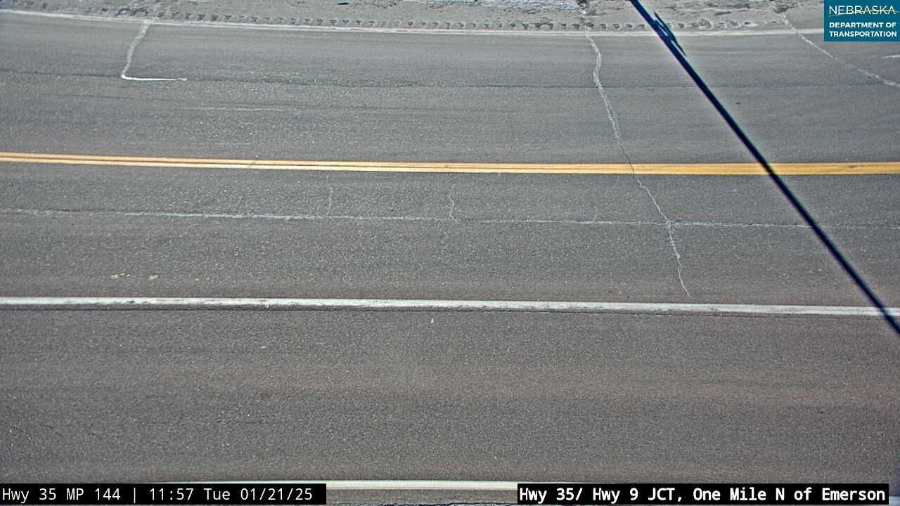 Traffic Cam Emerson: NE - Surface