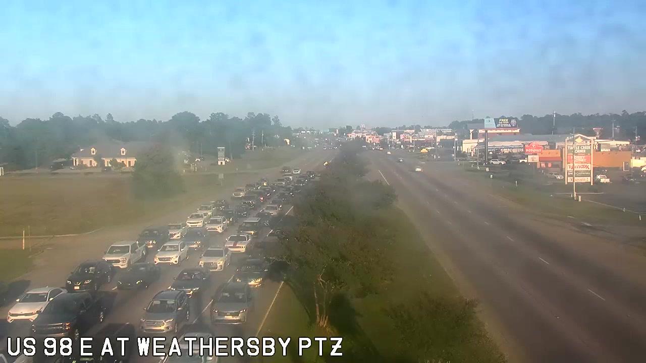 Traffic Cam Hattiesburg: US 98 at Weathersby