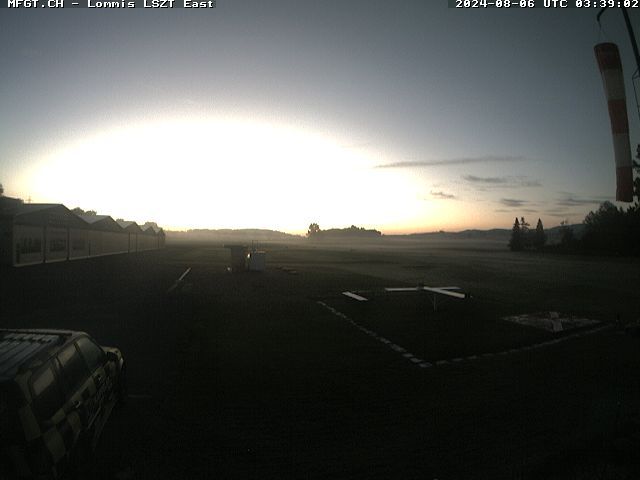 Lommis: Airfield - Cam East