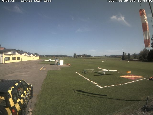 Lommis: Airfield - Cam East