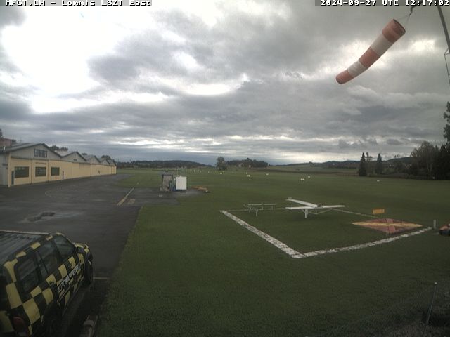 Lommis: Airfield - Cam East