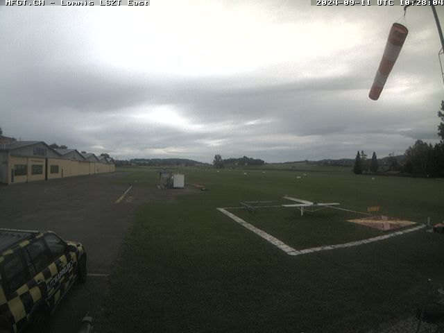 Lommis: Airfield - Cam East