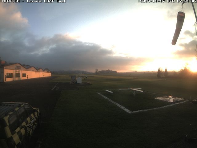 Lommis: Airfield - Cam East