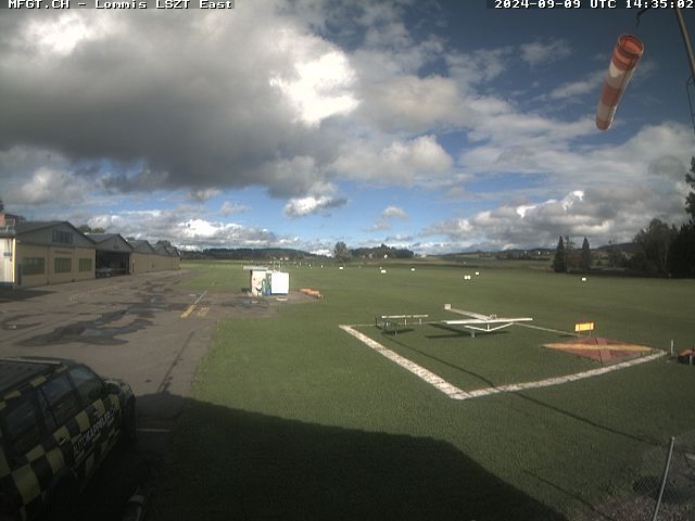 Lommis: Airfield - Cam East