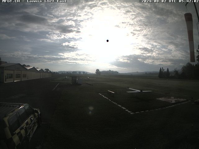 Lommis: Airfield - Cam East