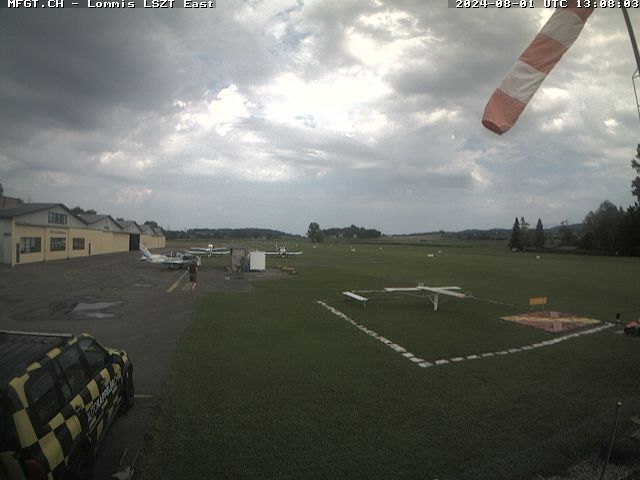 Lommis: Airfield - Cam East