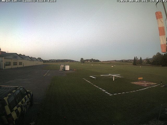 Lommis: Airfield - Cam East