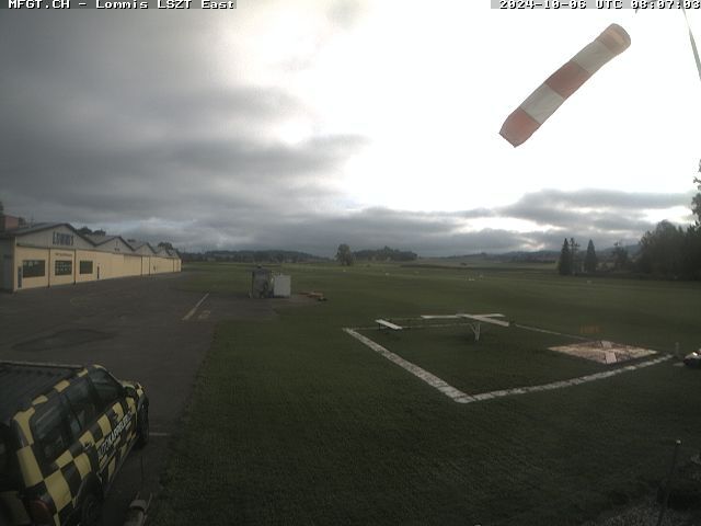 Lommis: Airfield - Cam East