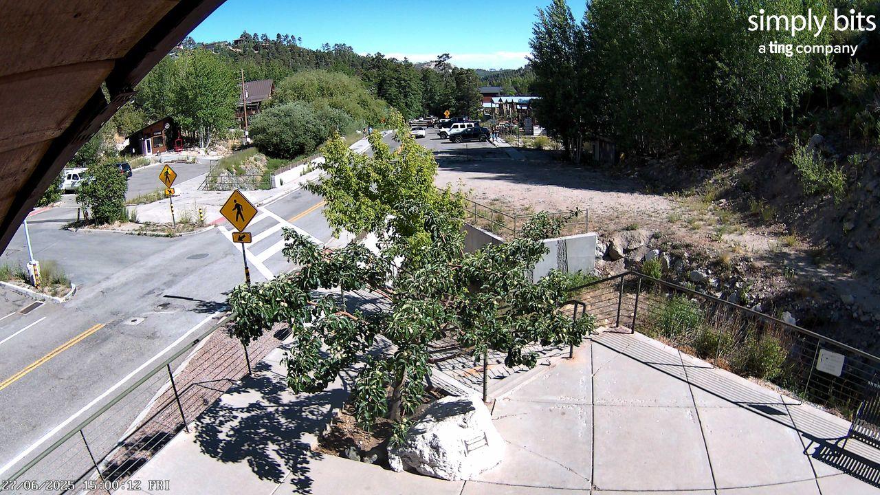 Traffic Cam Loma Linda › South: Mount Lemmon Community Center