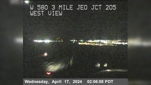 Traffic Cam Midway › West: TV842 -- I-580 : Just East Of I-205