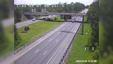 Traffic Cam New Smyrna Beach: I-95 @ MM 251.4 SB