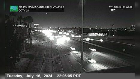 Traffic Cam Irvine Business Complex › South: I-405 : North of MacArthur