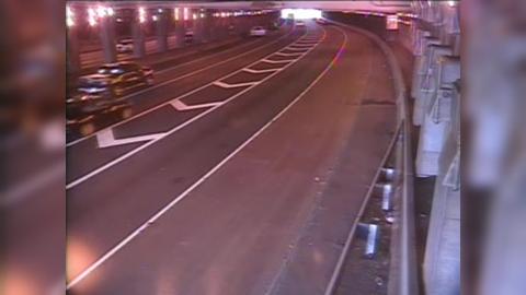 Traffic Cam Downtown: CAM 27 Hartford I-84 EB WO Exit 51 - Trumbull St