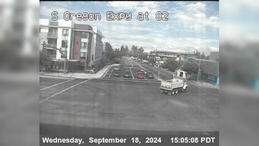 Traffic Cam Palo Alto › South: T029S -- SR-82 : Page Mill Road - Oregon Expressway