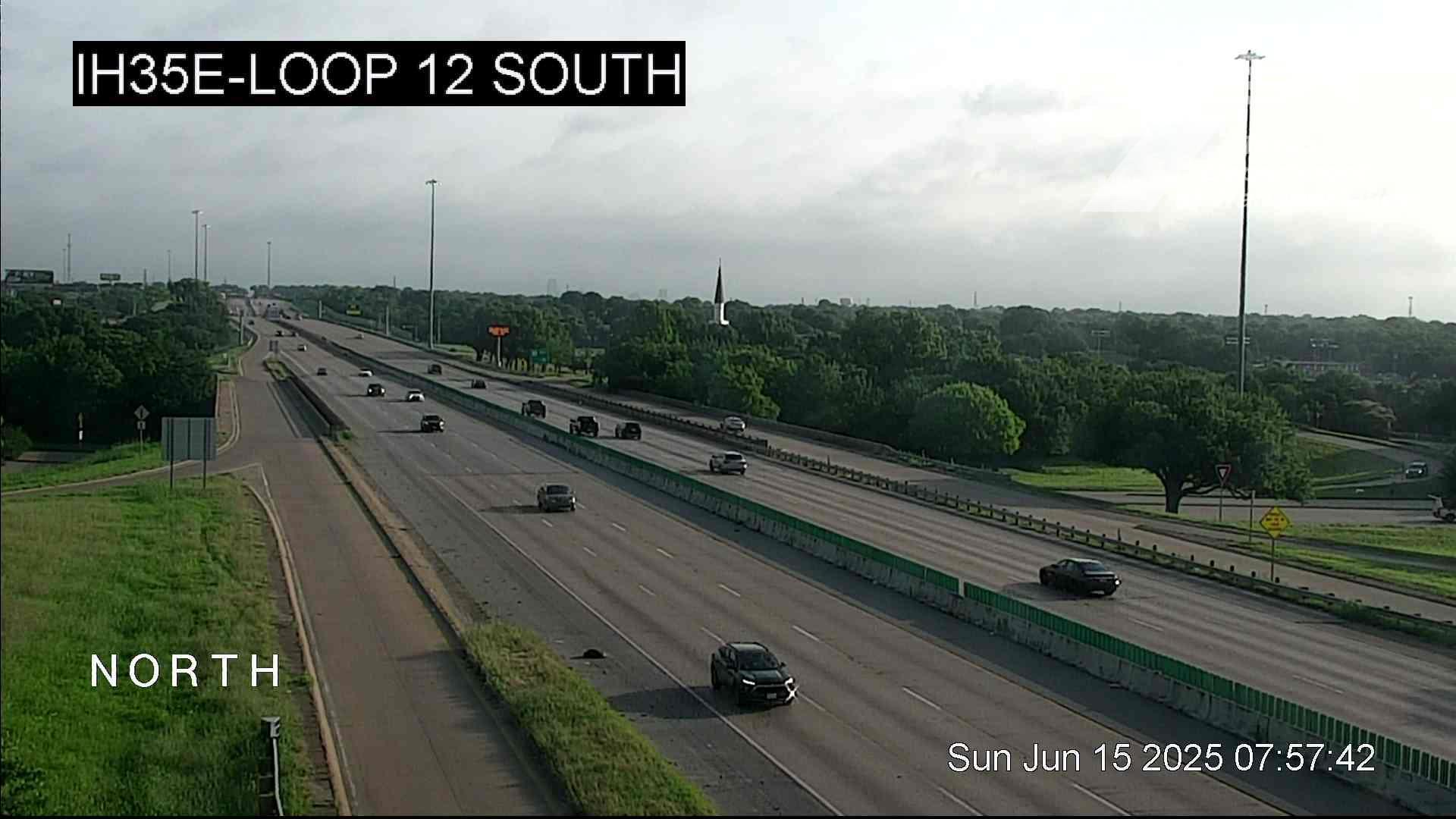 Traffic Cam Dallas › North: I-35E @ Loop 12 South